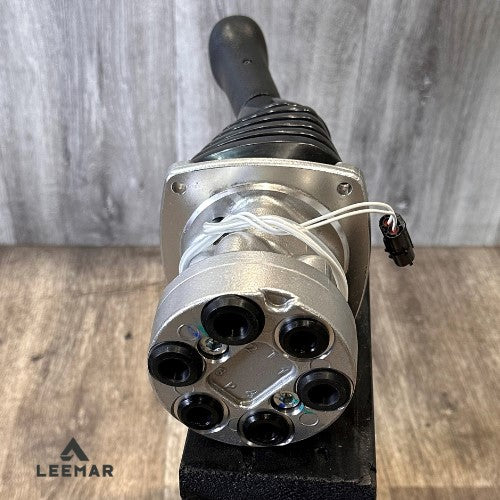 QUAD VALVE HANDLE (LH)