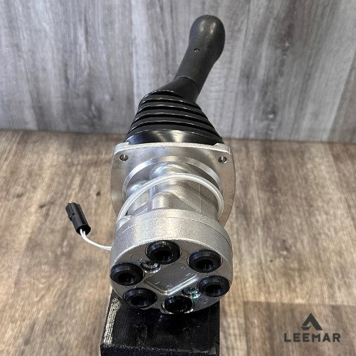 QUAD VALVE HANDLE (RH)